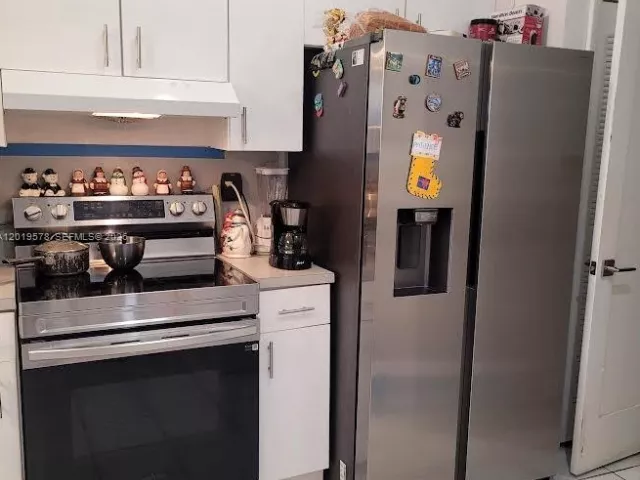 3-bedroom home for sale in Miami - 14239 SW 10th St - MondialRealty