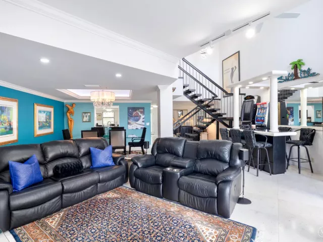 2-bedroom home for sale in Delray Beach - 1035 S Federal Highway 211 - MondialRealty