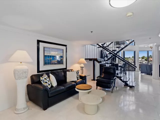 2-bedroom home for sale in Delray Beach - 1035 S Federal Highway 211 - MondialRealty