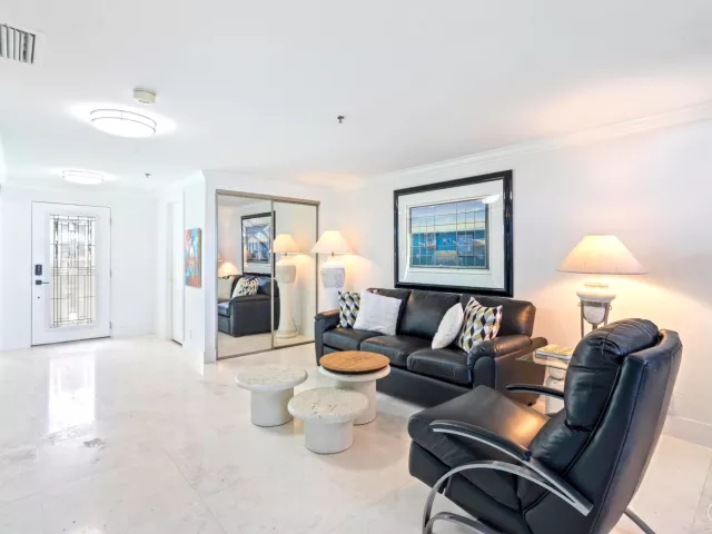 2-bedroom home for sale in Delray Beach - 1035 S Federal Highway 211 - MondialRealty
