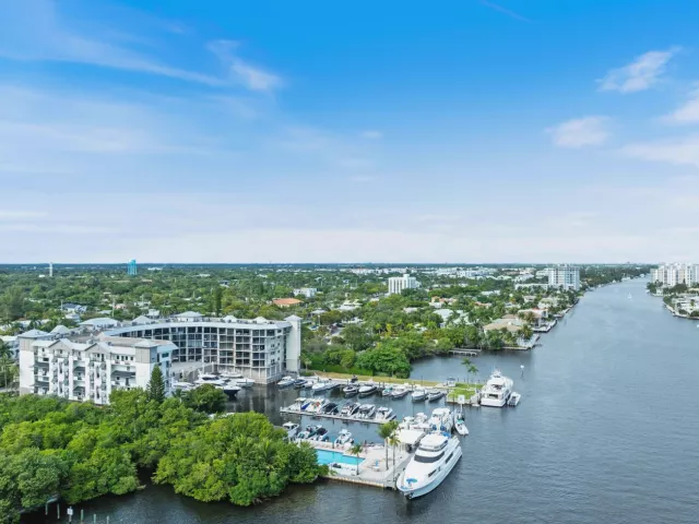 2-bedroom home for sale in Delray Beach - 1035 S Federal Highway 211 - MondialRealty