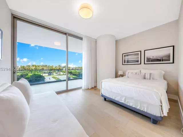 2-bedroom condo for rent in Bal Harbour - 10201 Collins Ave 305 - MondialRealty