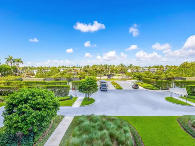 2-bedroom condo for rent in Bal Harbour - 10201 Collins Ave 305 - MondialRealty