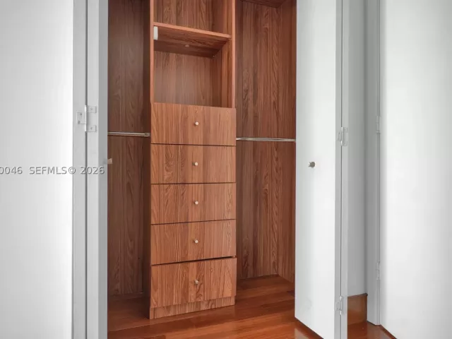 3-bedroom condo for sale in Miami - 901 Brickell Key Blvd 3204 - MondialRealty