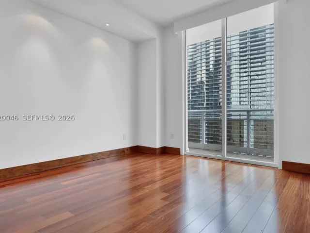 3-bedroom condo for sale in Miami - 901 Brickell Key Blvd 3204 - MondialRealty