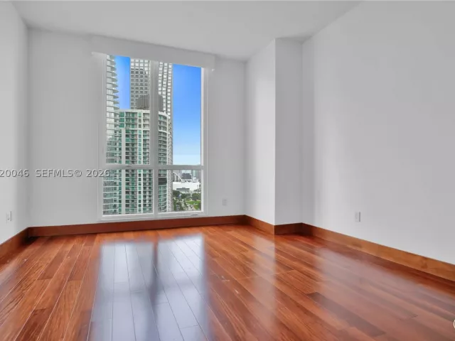 3-bedroom condo for sale in Miami - 901 Brickell Key Blvd 3204 - MondialRealty