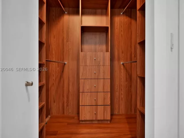 3-bedroom condo for sale in Miami - 901 Brickell Key Blvd 3204 - MondialRealty