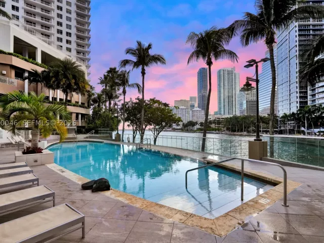 3-bedroom condo for sale in Miami - 901 Brickell Key Blvd 3204 - MondialRealty