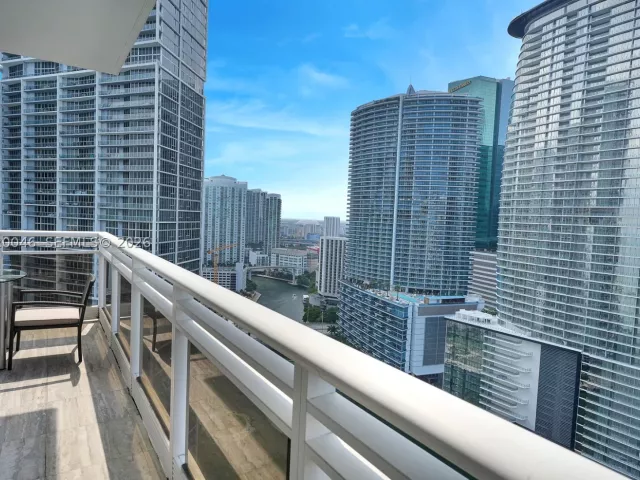 3-bedroom condo for sale in Miami - 901 Brickell Key Blvd 3204 - MondialRealty
