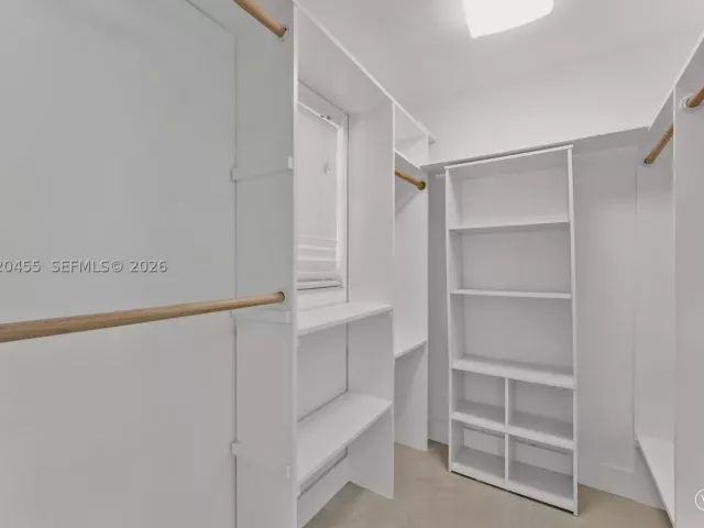 3-bedroom home for sale in Biscayne Park - 11144 NE 8th Ct - MondialRealty