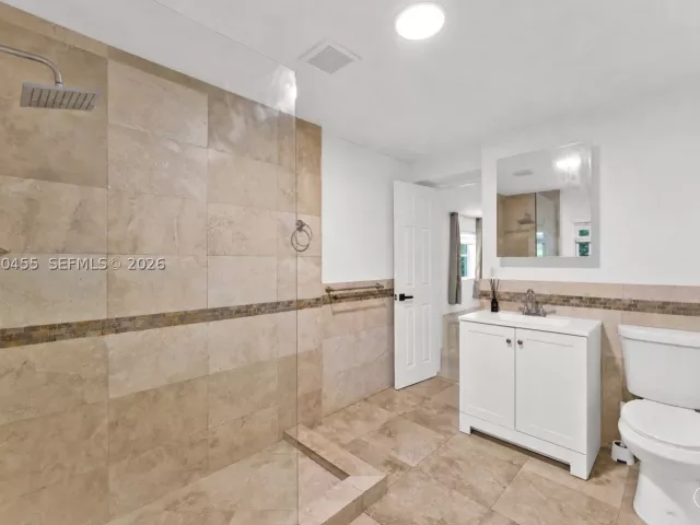 3-bedroom home for sale in Biscayne Park - 11144 NE 8th Ct - MondialRealty