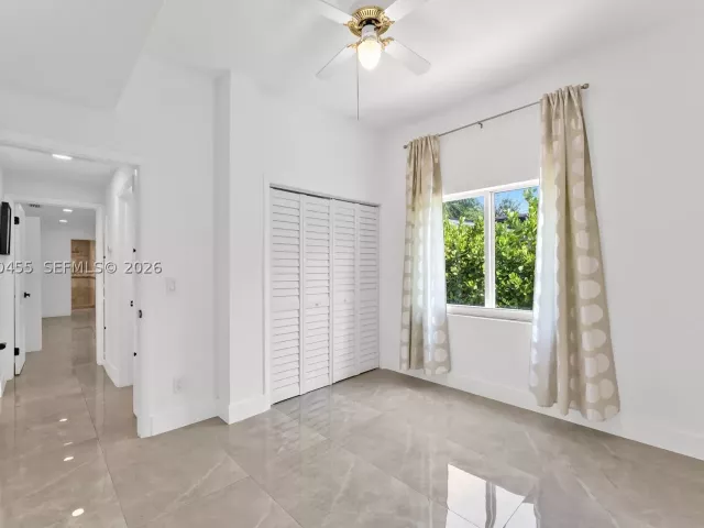 3-bedroom home for sale in Biscayne Park - 11144 NE 8th Ct - MondialRealty