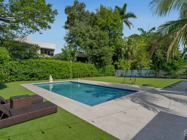 3-bedroom home for sale in Biscayne Park - 11144 NE 8th Ct - MondialRealty