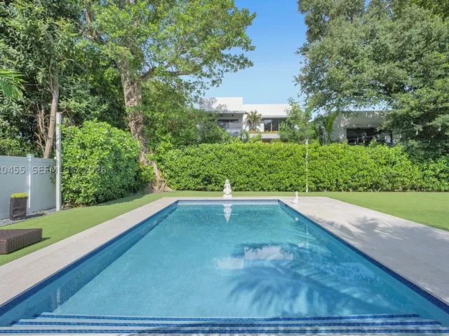 3-bedroom home for sale in Biscayne Park - 11144 NE 8th Ct - MondialRealty