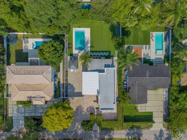 3-bedroom home for sale in Biscayne Park - 11144 NE 8th Ct - MondialRealty