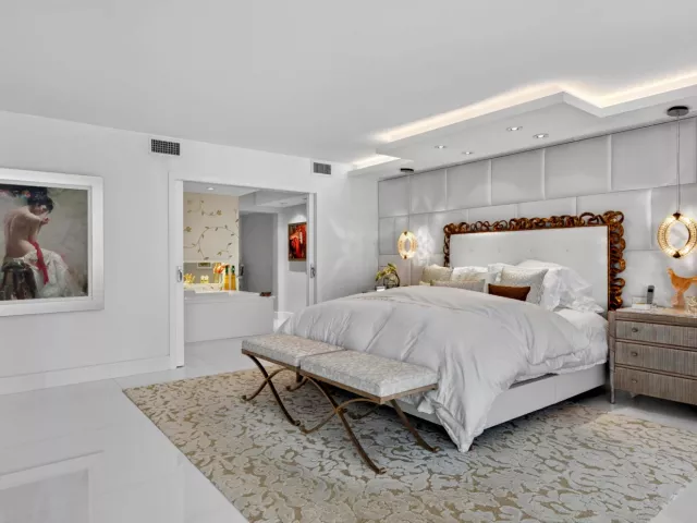 3-bedroom condo for sale in Bal Harbour - 10155 Collins Avenue 1401 - MondialRealty