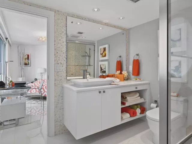 3-bedroom condo for sale in Bal Harbour - 10155 Collins Avenue 1401 - MondialRealty