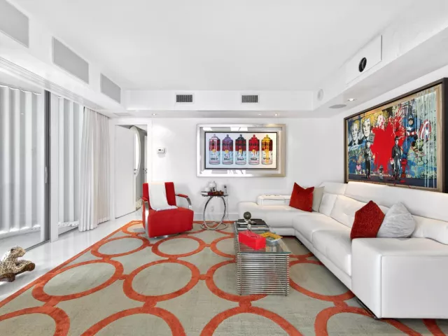 3-bedroom condo for sale in Bal Harbour - 10155 Collins Avenue 1401 - MondialRealty