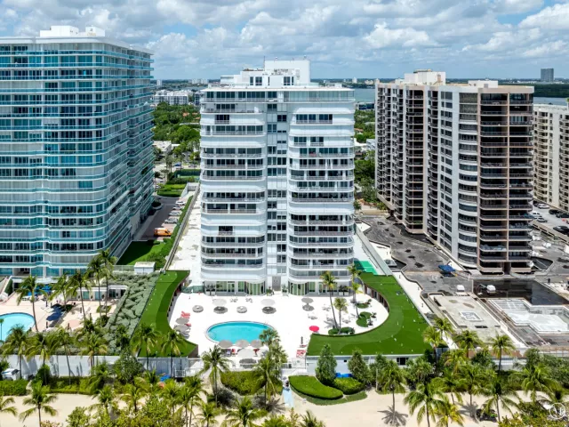 3-bedroom condo for sale in Bal Harbour - 10155 Collins Avenue 1401 - MondialRealty