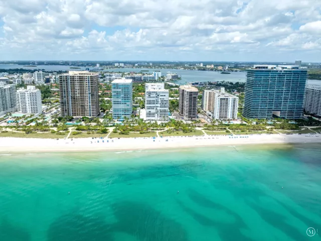 3-bedroom condo for sale in Bal Harbour - 10155 Collins Avenue 1401 - MondialRealty