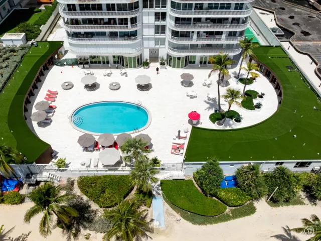 3-bedroom condo for sale in Bal Harbour - 10155 Collins Avenue 1401 - MondialRealty