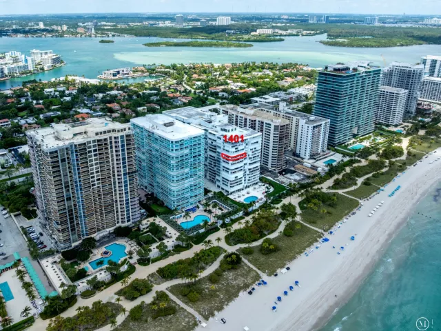 3-bedroom condo for sale in Bal Harbour - 10155 Collins Avenue 1401 - MondialRealty
