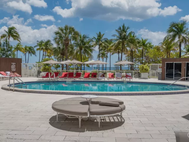 3-bedroom condo for sale in Bal Harbour - 10155 Collins Avenue 1401 - MondialRealty