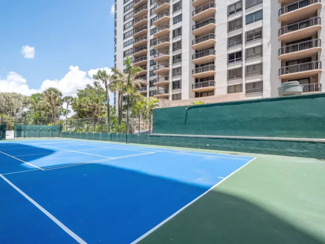 3-bedroom condo for sale in Bal Harbour - 10155 Collins Avenue 1401 - MondialRealty
