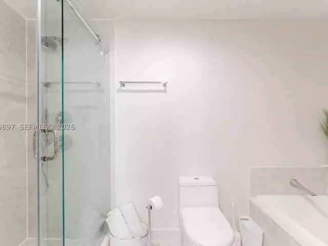 1-bedroom condo for sale in Miami - 488 NE 18th St 1205 - MondialRealty