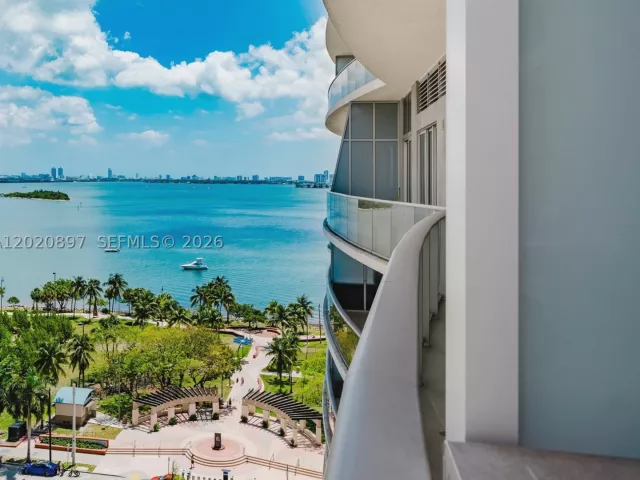 1-bedroom condo for sale in Miami - 488 NE 18th St 1205 - MondialRealty