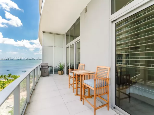1-bedroom condo for sale in Miami - 488 NE 18th St 1205 - MondialRealty