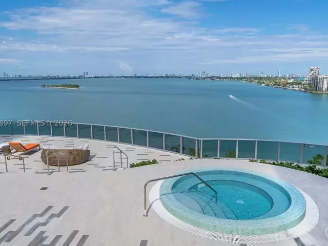 1-bedroom condo for sale in Miami - 488 NE 18th St 1205 - MondialRealty