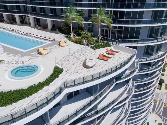 1-bedroom condo for sale in Miami - 488 NE 18th St 1205 - MondialRealty
