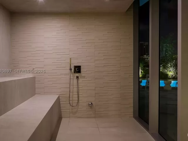 1-bedroom condo for sale in Miami - 488 NE 18th St 1205 - MondialRealty