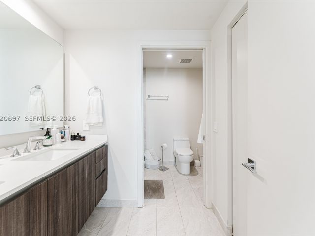 1-bedroom condo for sale in Miami - 488 NE 18th St 1205 - MondialRealty
