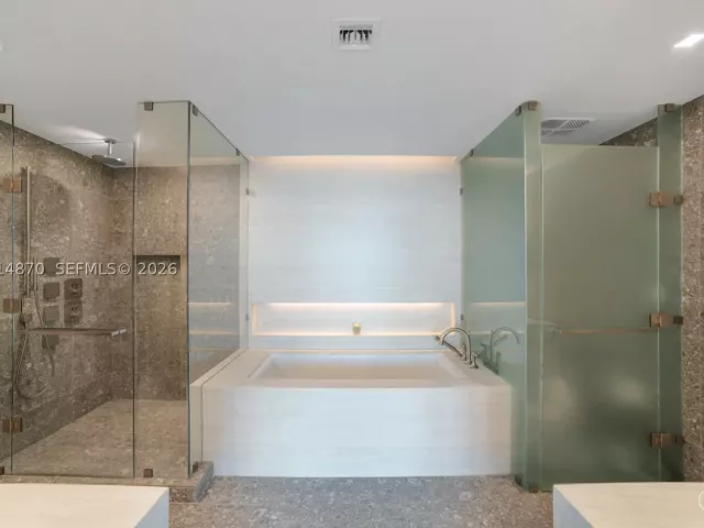 4-bedroom condo for sale in Pompano Beach - 900 N Ocean Blvd 1903 - MondialRealty