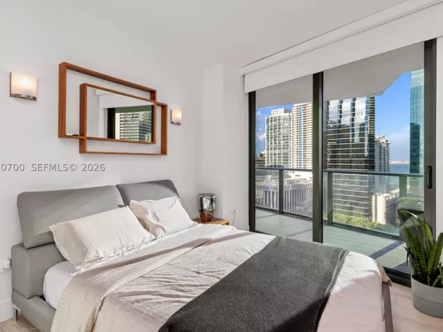 3-bedroom condo for sale in Miami - 1300 S Miami Ave 1405 - MondialRealty