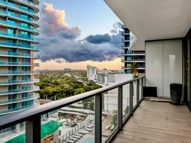 3-bedroom condo for sale in Miami - 1300 S Miami Ave 1405 - MondialRealty