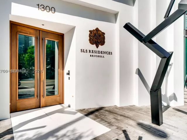 3-bedroom condo for sale in Miami - 1300 S Miami Ave 1405 - MondialRealty
