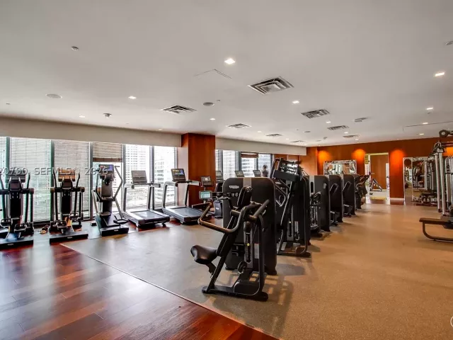 3-bedroom condo for sale in Miami - 1300 S Miami Ave 1405 - MondialRealty