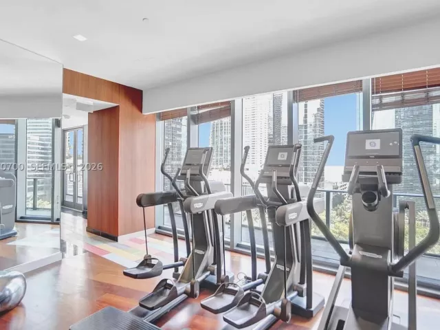 3-bedroom condo for sale in Miami - 1300 S Miami Ave 1405 - MondialRealty