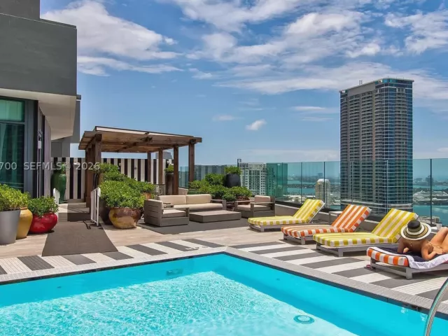 3-bedroom condo for sale in Miami - 1300 S Miami Ave 1405 - MondialRealty