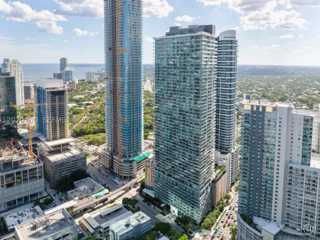 3-bedroom condo for sale in Miami - 1300 S Miami Ave 1405 - MondialRealty