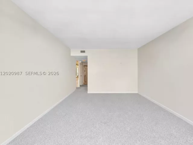 2-bedroom condo for sale in Bal Harbour - 10101 Collins Ave 18C + CABANA - MondialRealty