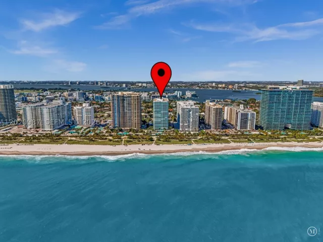 2-bedroom condo for sale in Bal Harbour - 10101 Collins Ave 18C + CABANA - MondialRealty