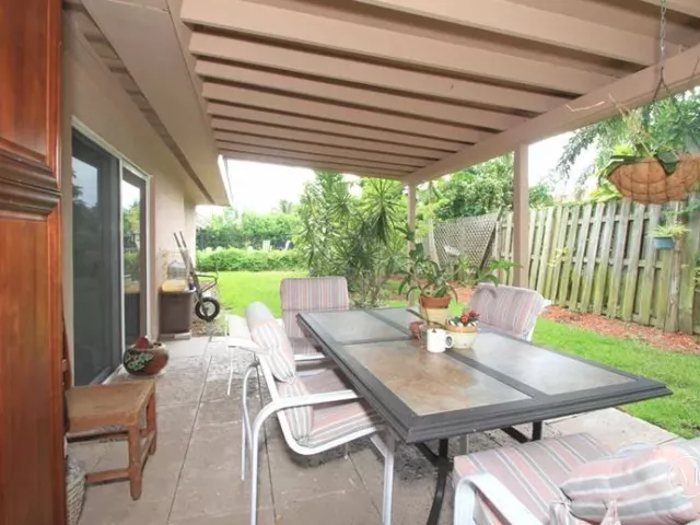 4-bedroom home for rent in Boca Raton - 98 Seminole Lane - MondialRealty