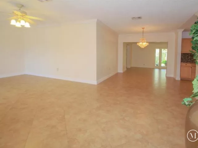 4-bedroom home for rent in Boca Raton - 98 Seminole Lane - MondialRealty