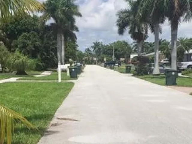 4-bedroom home for rent in Boca Raton - 98 Seminole Lane - MondialRealty