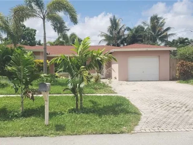 4-bedroom home for rent in Boca Raton - 98 Seminole Lane - MondialRealty