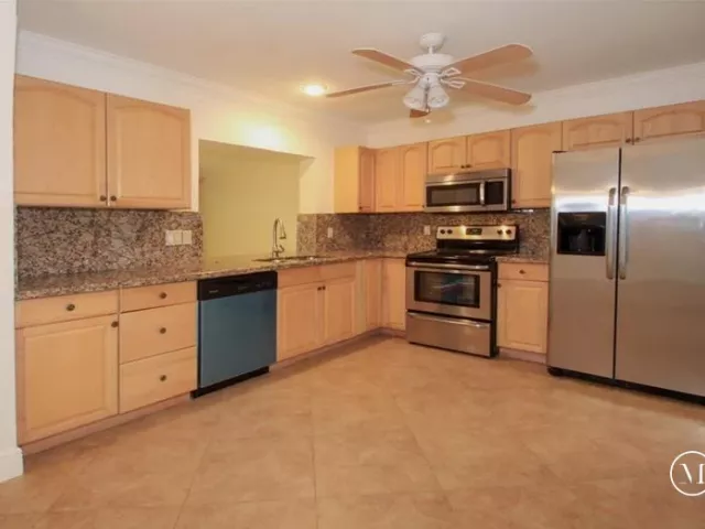 4-bedroom home for rent in Boca Raton - 98 Seminole Lane - MondialRealty